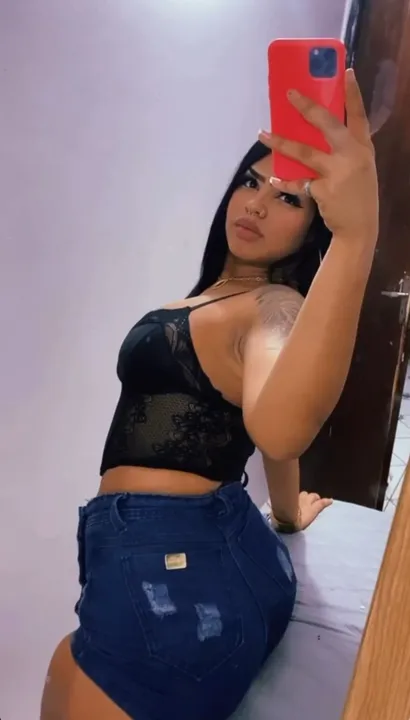 Emily Paiva, conhecida como Mily Muniz, foi morta com mais de 20 tiros