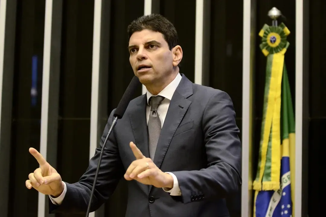 Cajado tem sido especulado no MDB, mas quer esperar 2026 para decidir futuro