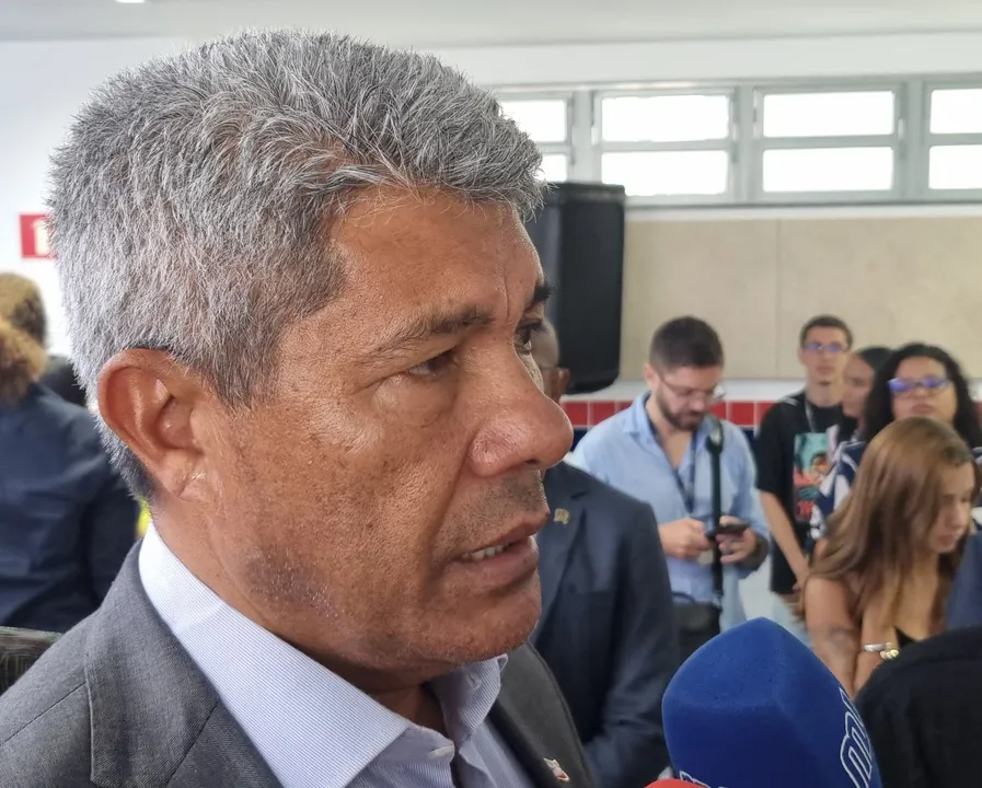 Jerônimo Rodrigues comemorou entrega de laboratórios