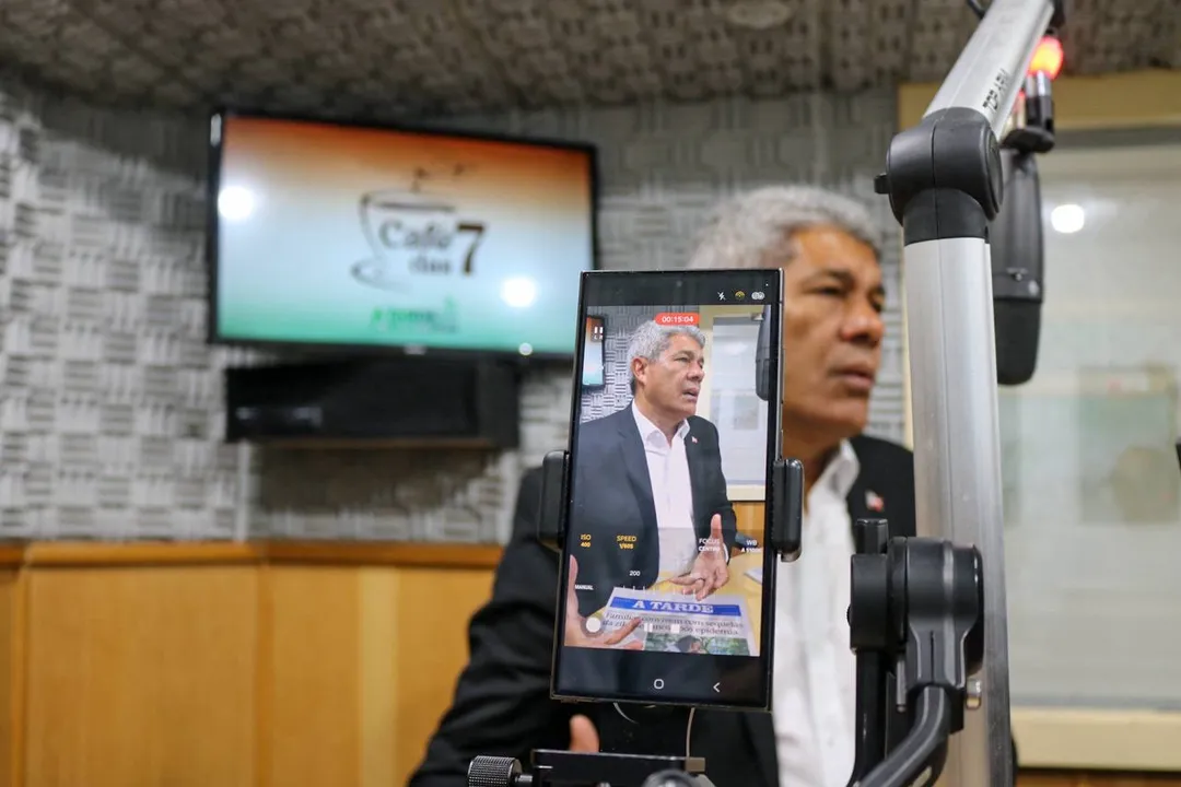 Governador foi entrevistado no programa Café das 7, da Rádio A TARDE FM.