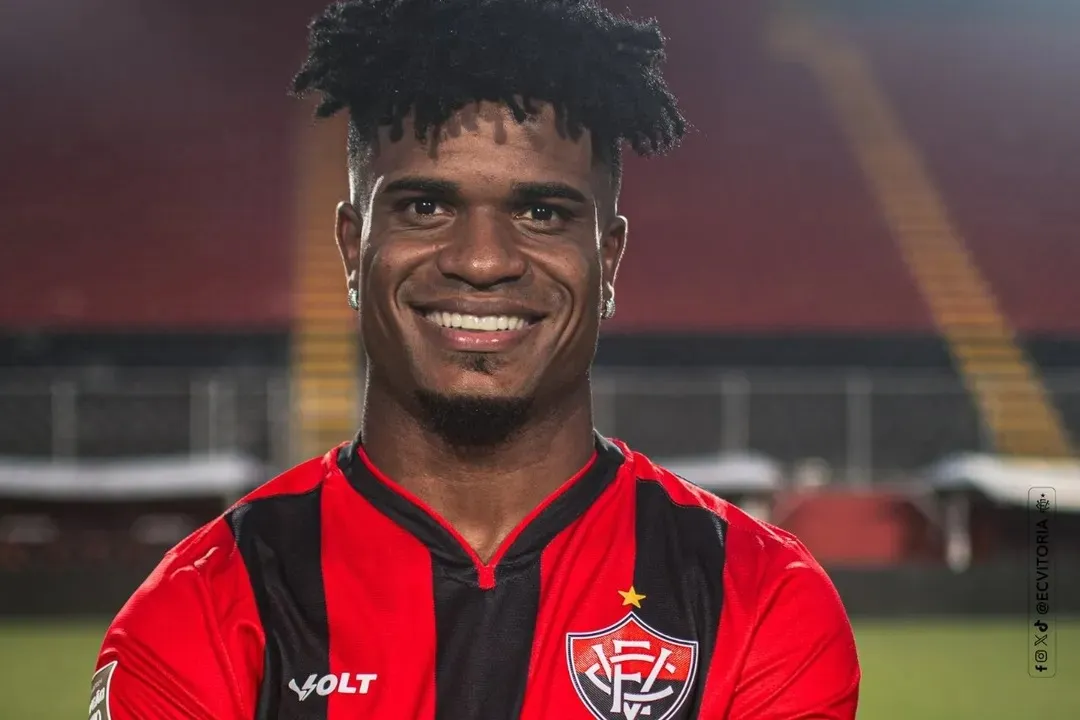 Jamerson, lateral-esquerdo do Vitória