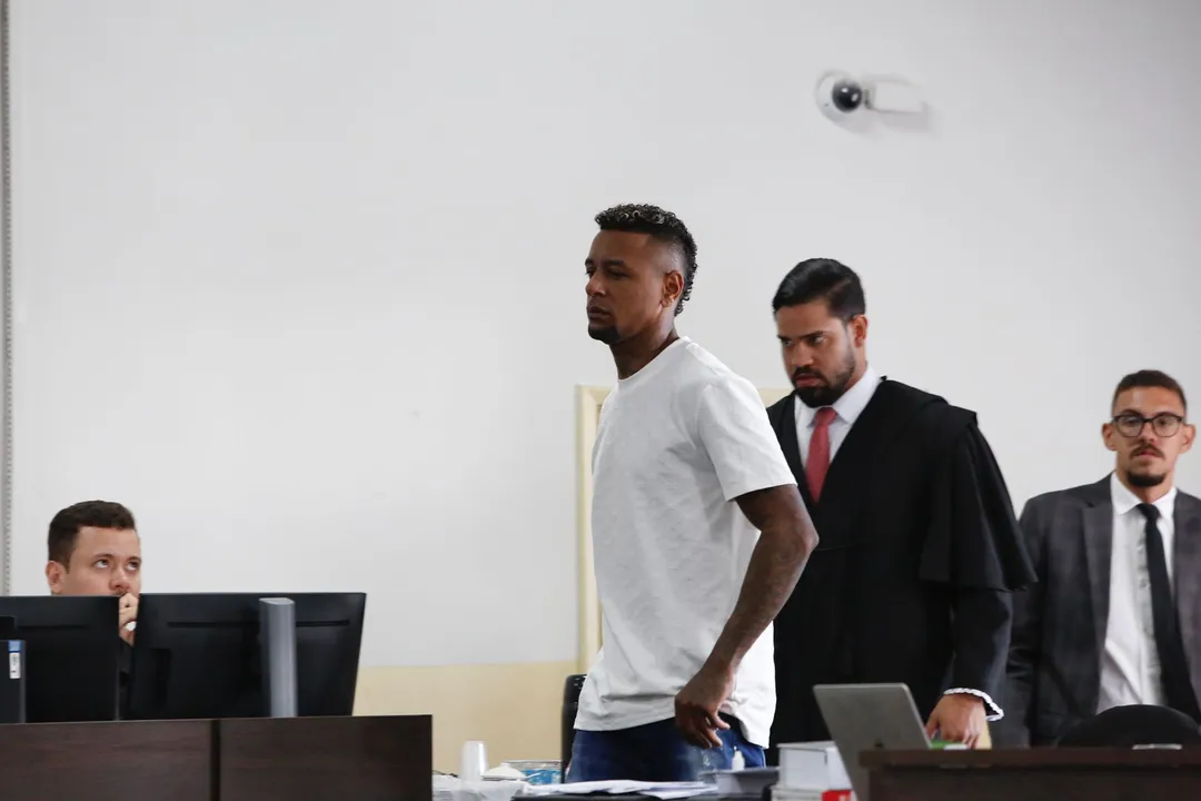 Iuri Sheik passa por júri popular nesta terça