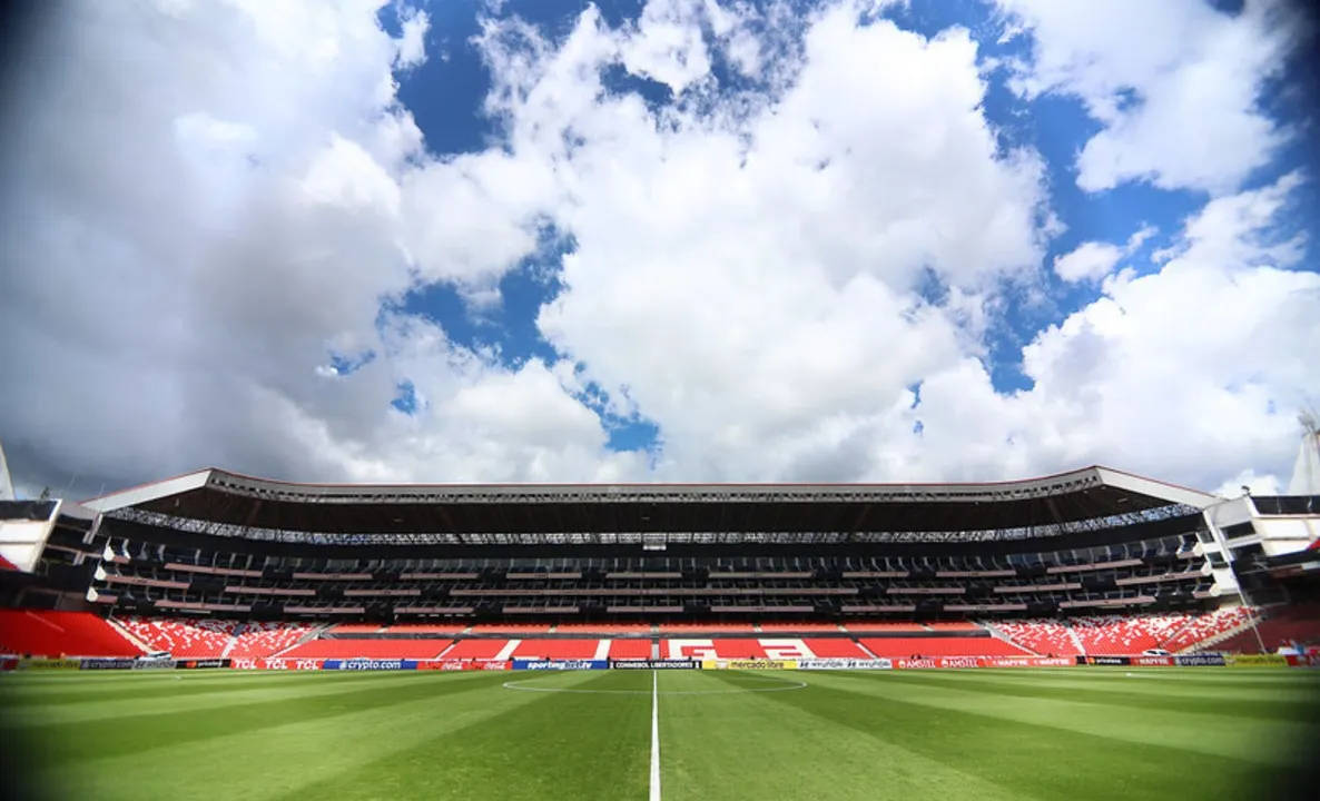 Estádio Rodrigo Paz Delgado, em Quito.