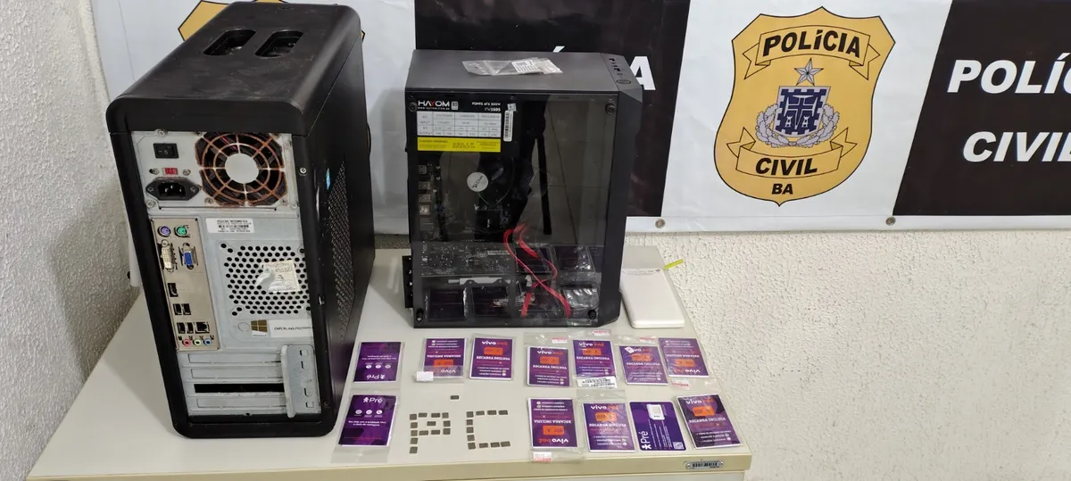 Computadores e chips foram apreendidos durante a investigação