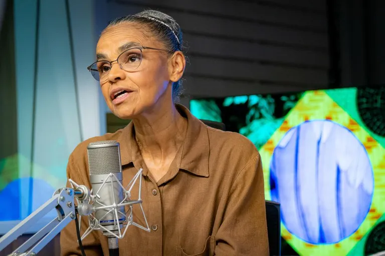 Ministra Marina Silva rebate ataque de senador