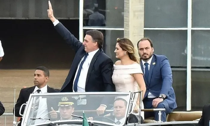 Michelle Bolsonaro não fala com Carlos, filho '02' do ex-presidente