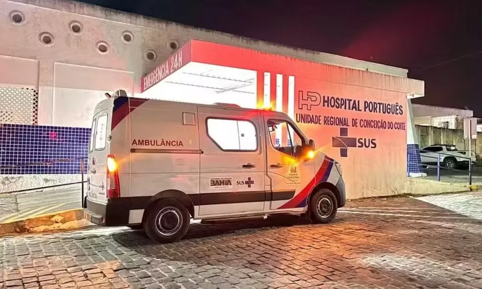 Mulher foi levada a hospital por populares