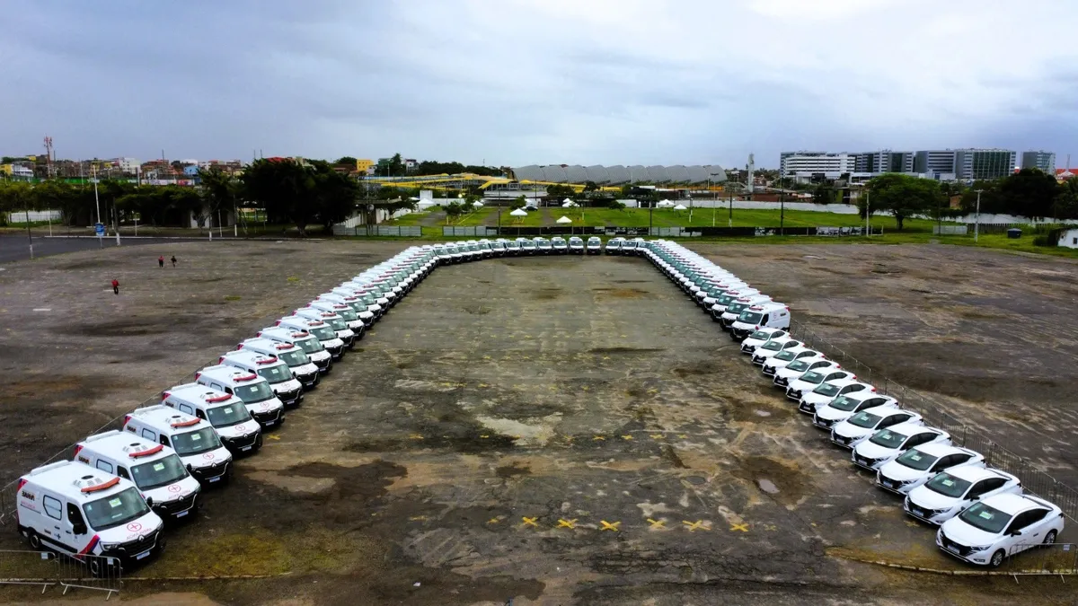 Pelo menos 72 veículos foram entregues durante evento realizado no Parque de Exposições, em Salvador