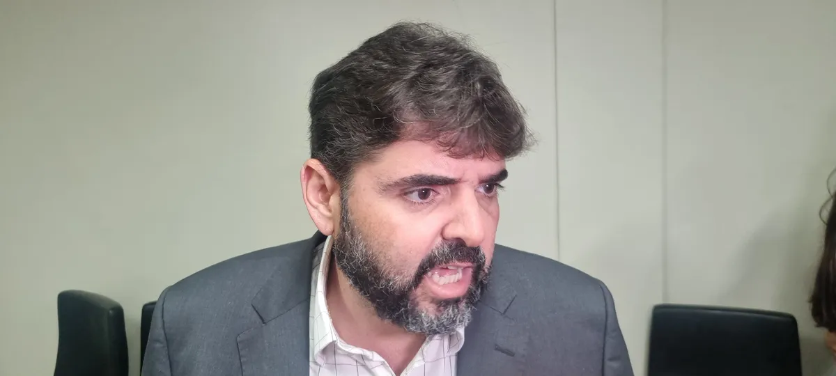 Adolpho sinalizou que o governo ainda deve aguardar para concluir a reforma administrativa