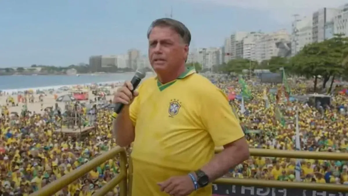 Bolsonaro durante manifestação recente