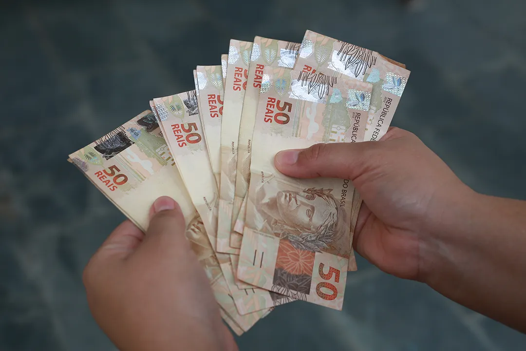 Beneficiários nascidos entre maio e junho, receberão o abono a partir do próximo dia 15