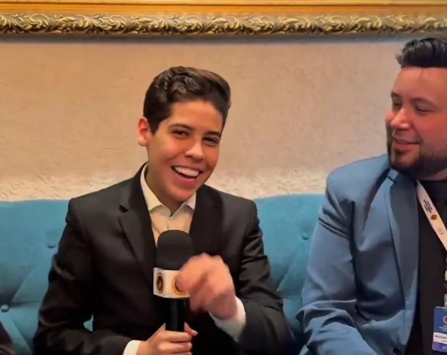 Miguel Oliveira, de 15 anos, viralizou como pastor mirim