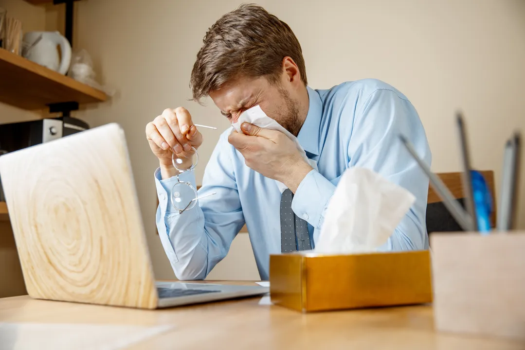 Meteorologia alerta 16 estados sofrendo alta nos diagnósticos de influenza (gripe) e a resiliente covid