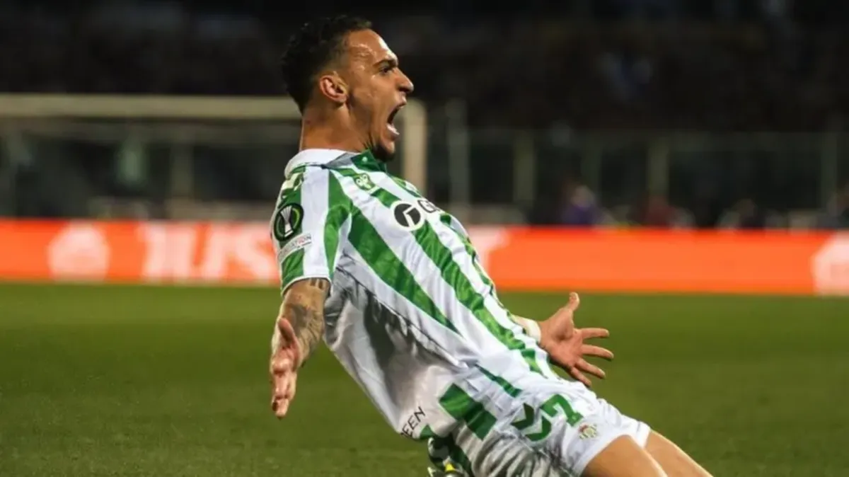 Antony pelo Real Betis