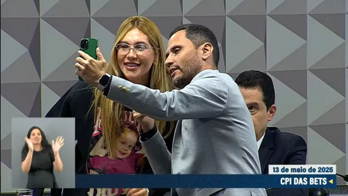 Cleitinho e Virgínia Fonseca durante CPI das Bets