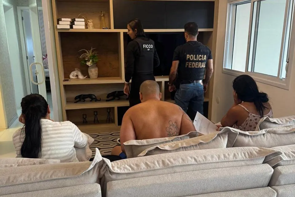 Traficante foi encontrado em casa com duas mulheres em sua companhia