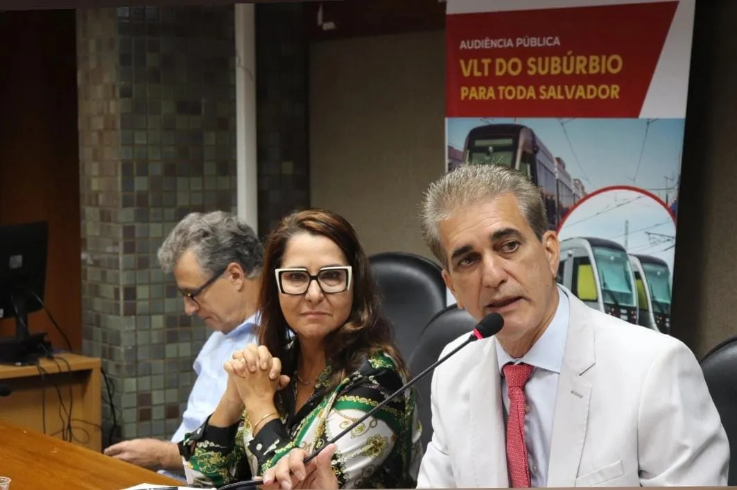 Presidente da CTB, Ana Cláudia, ao lado do deputado Robinson Almeida