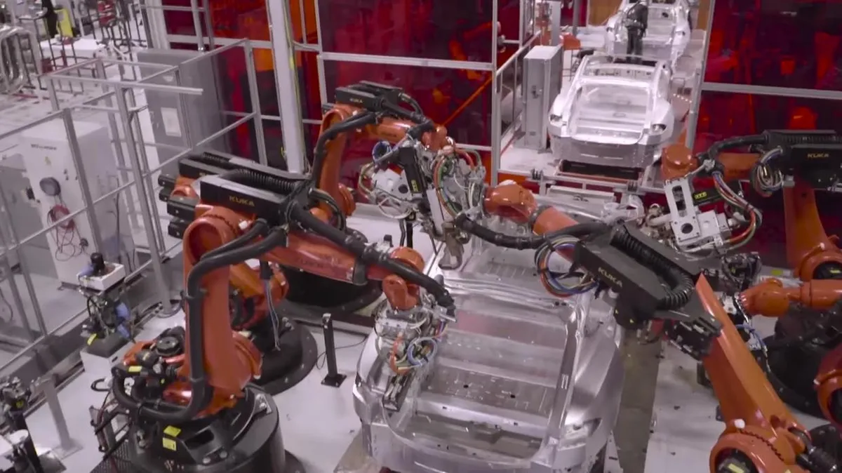 A produção de veículos por parte da Tesla recuou 16% no primeiro trimestre