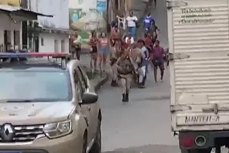 , o homem foi levado ao Hospital Geral do Estado (HGE), onde segue internado em estado estável