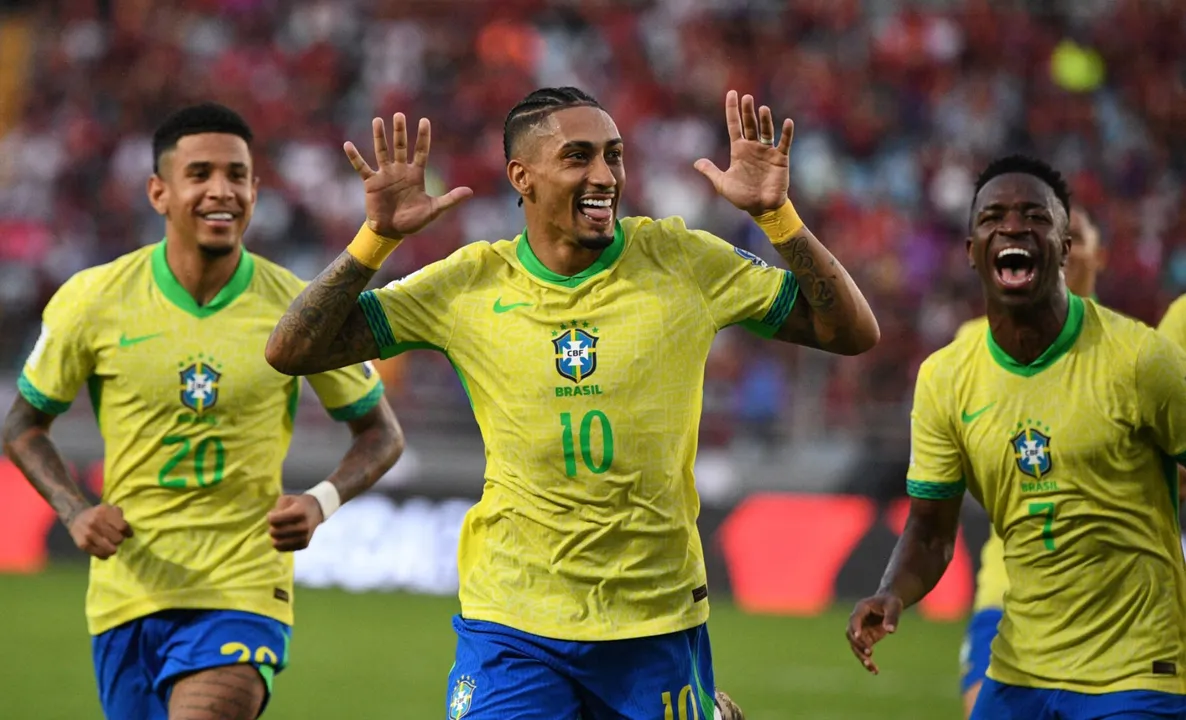 Rapinha marcou o primeiro gol do Brasil no confronto