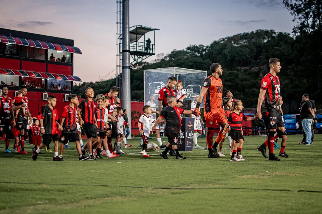 Vitória joga contra o Náutico às 19h