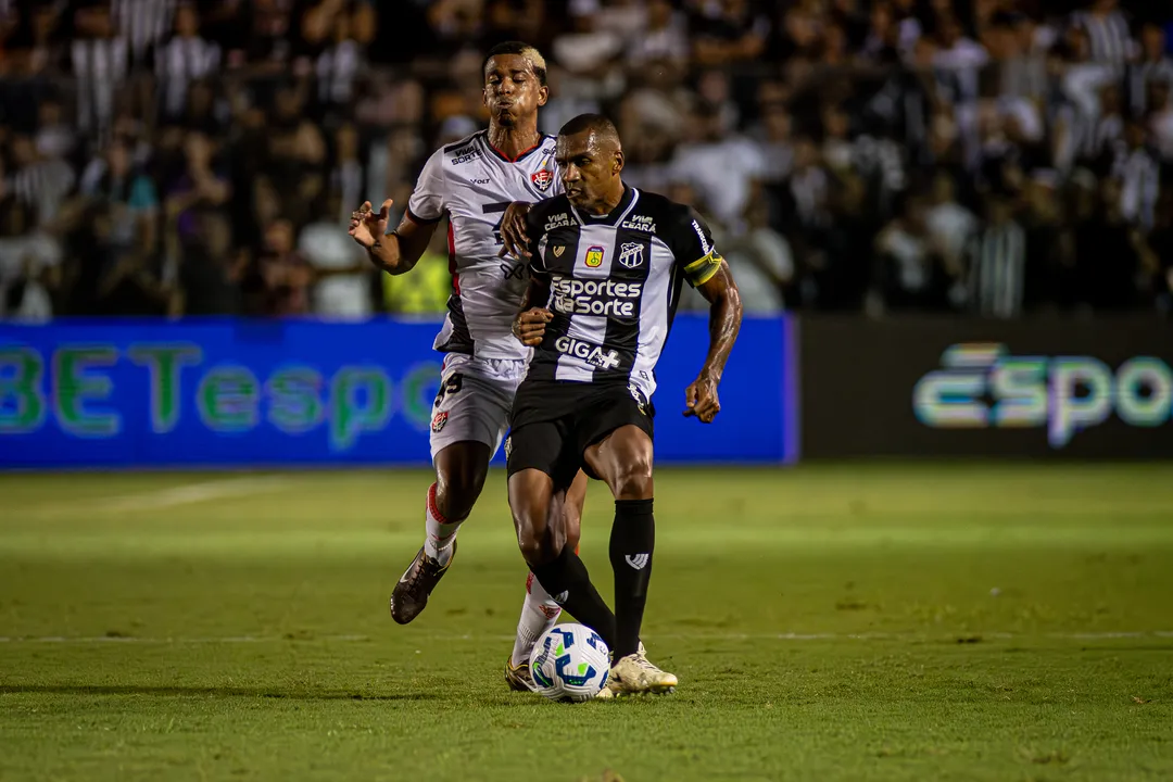 Imagem ilustrativa da imagem Vitória perde para o Ceará de Condé e segue sem vencer fora de casa