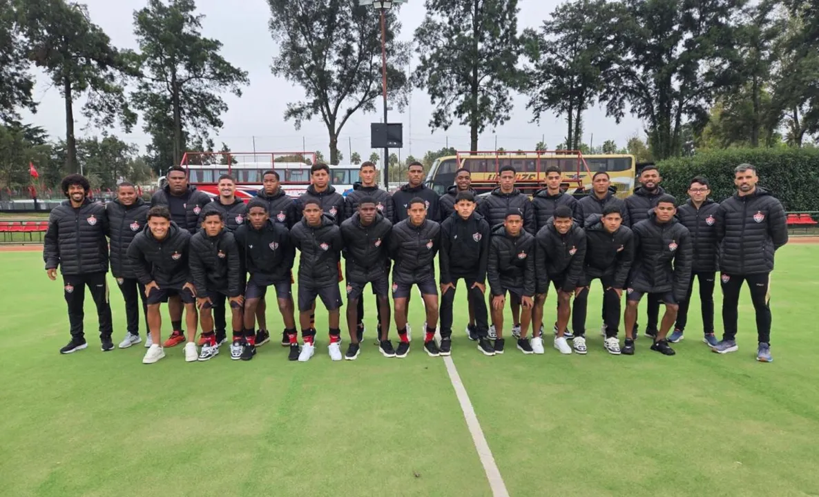 Equipe sub-17 do Vitória estreou com derrota para a Seleção do México