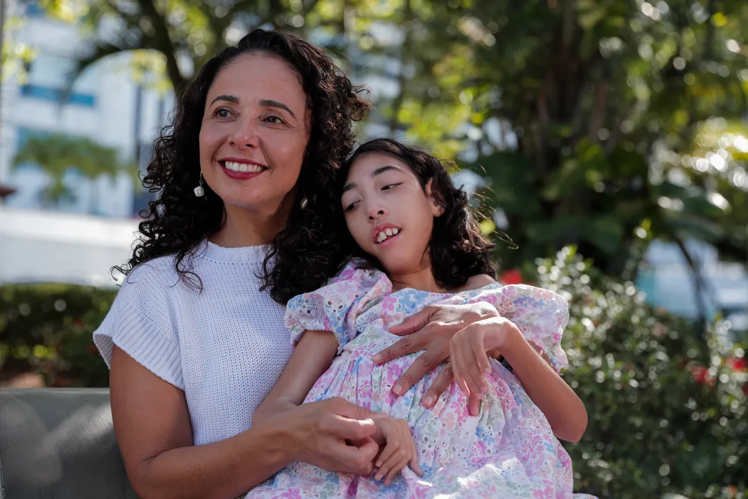 Maria Joana Damásio Passos e sua filha Gabriela Passos Oliva descobriu que teve Zika no 6º mês de gestação