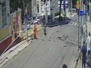 Estruturas sendo desmontadas no bairro de Ondina