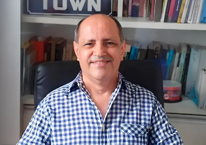 Décio Torres Cruz lança obra na Academia de Letras da Bahia