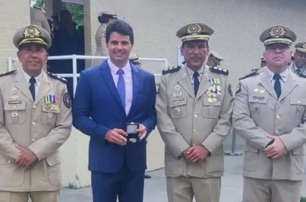 Alexandre Gonzaga é homenageado pela Polícia Militar da Bahia