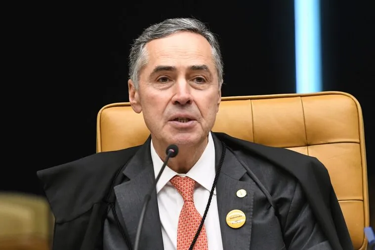 Imagem ilustrativa da imagem Admirador da cultura baiana, Barroso recebe homenagem na Alba