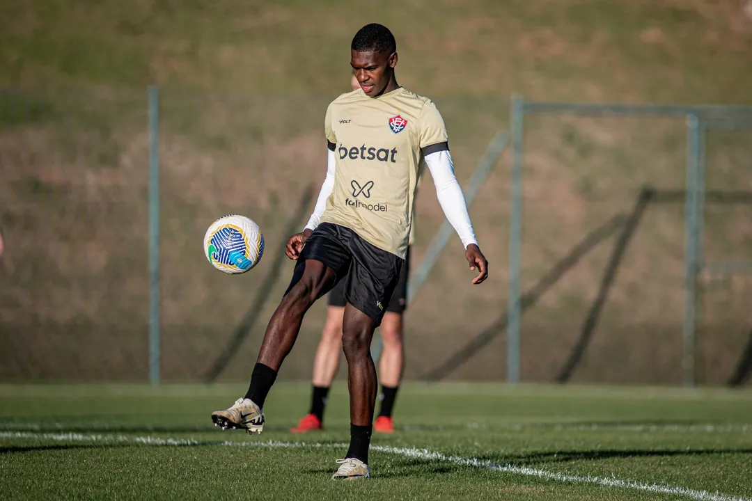 Fábio Soares durante treino do Vitória