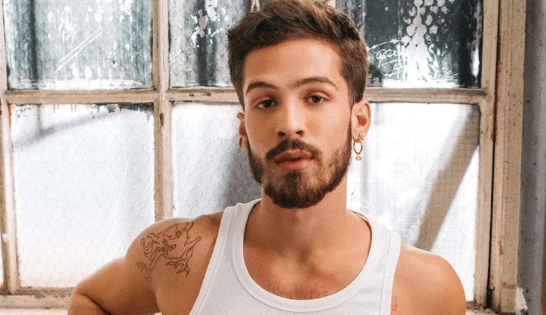 Após término com Marquezine, João Guilherme dá em cima de comprometida