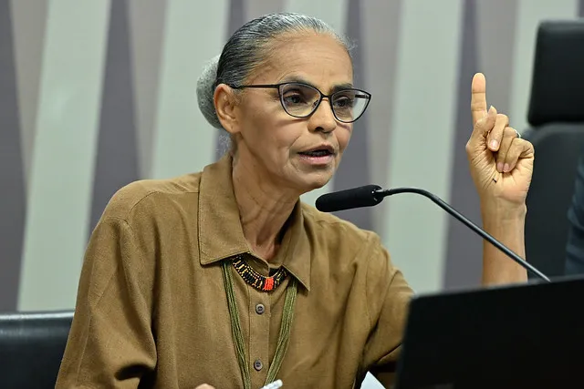 Ministra Marina Silva abandonou sessão após ataques de senador