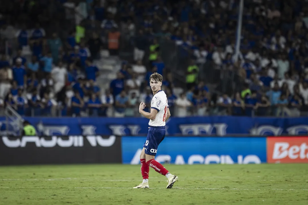 Zagueiro Fredi assina novo vínculo com o Bahia até 2027