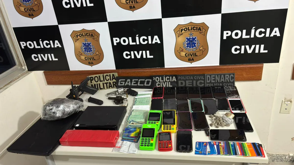 Durante o cumprimento de mandados, três pessoas foram presas preventivamente