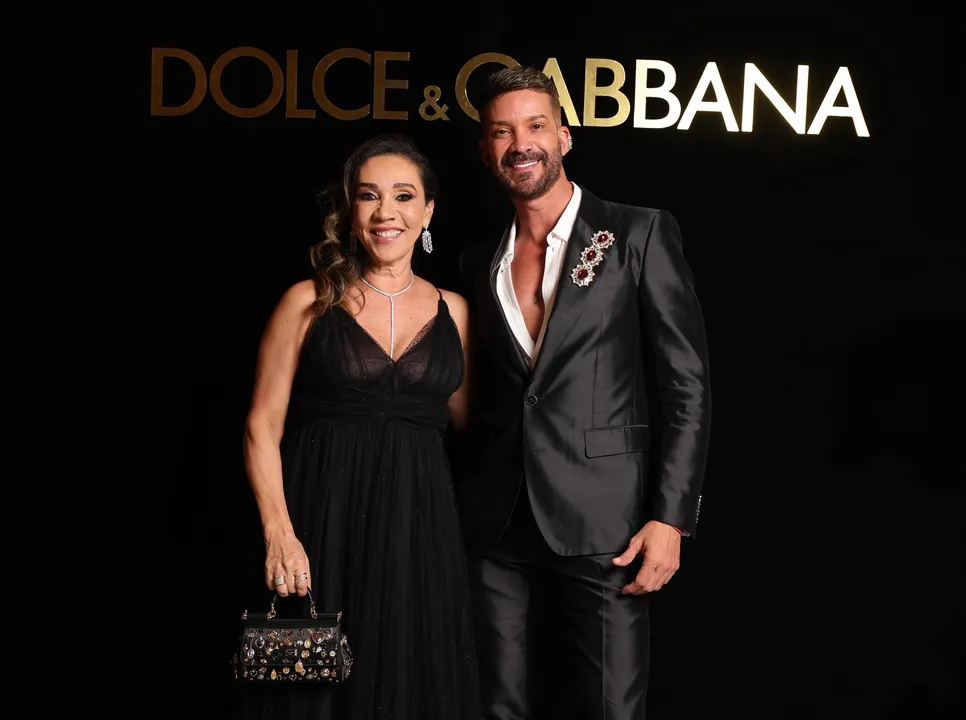 Lila Moraes prestigia jantar exclusivo da Dolce & Gabbana a convite de Yani Fajardo, diretor das Américas da grife