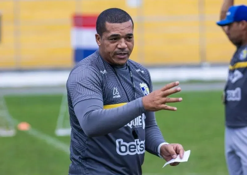 Erivaldo Oliveira está oficializado como técnico do Jequié