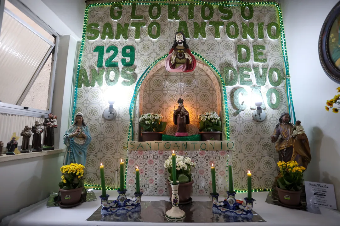 Família comemora 129 anos de louvor a Santo Antônio