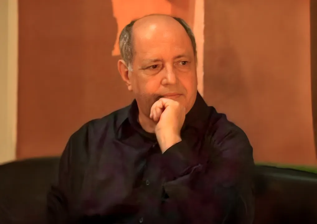 O escritor Décio Torres
