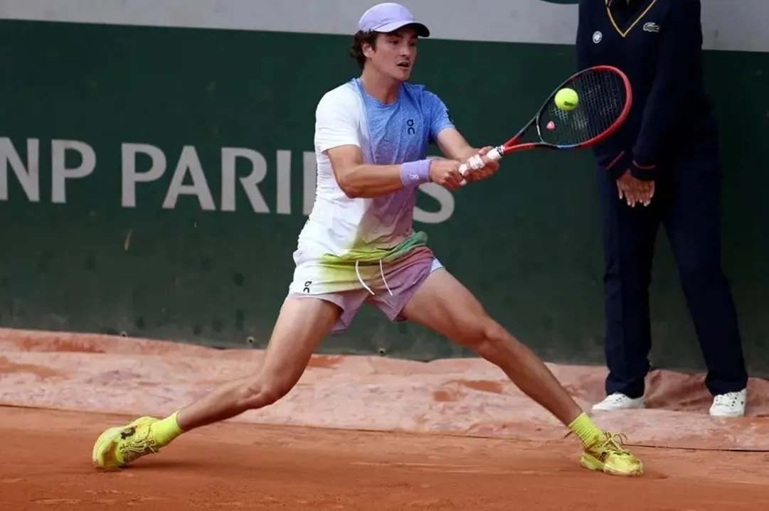 João Fonseca estreia com vitória em Roland Garros
