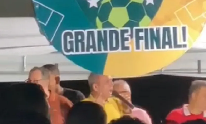 Ranulfo Gomes, ex-prefeito de Cansanção, durante evento no qual foi acusado de pedir votos para a esposa, Vilma Gomes