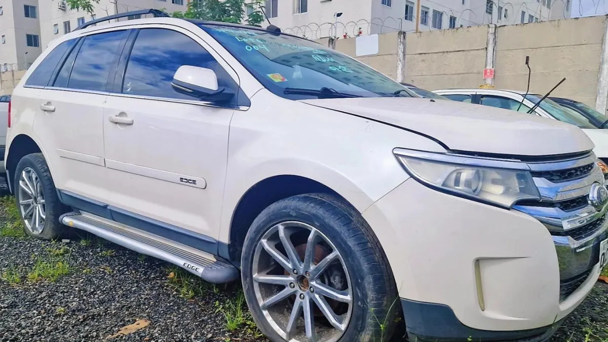 Carro é leiloado com valor bem abaixo do mercado