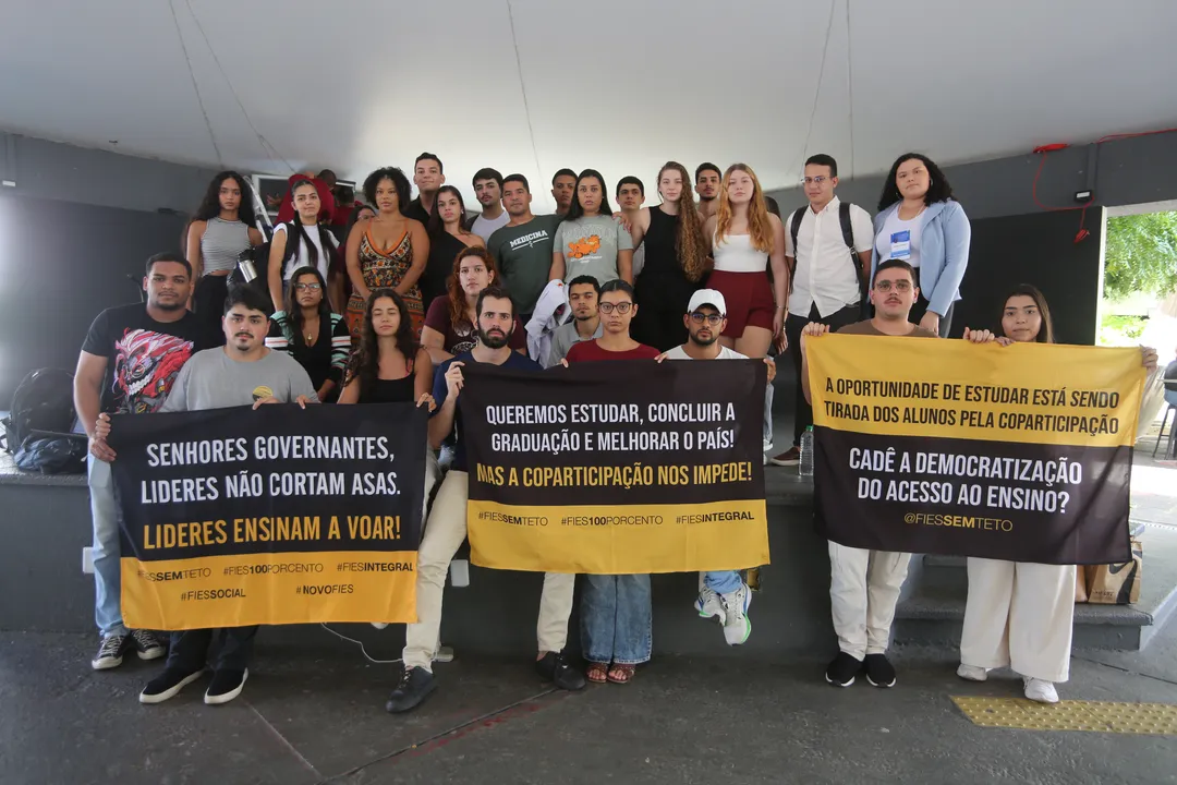 Estudantes de Medicina relatam problema com Fies