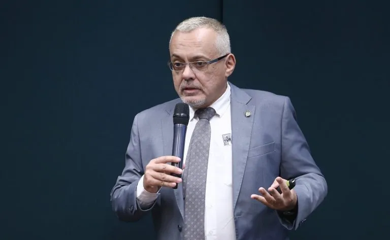 Diretor de regulação e supervisão da educação superior do MEC, Daniel Ximenes