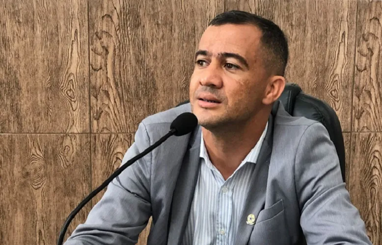 Contrato com banda supera em R$ 115 mil, valor investido na compra de alimentos para população