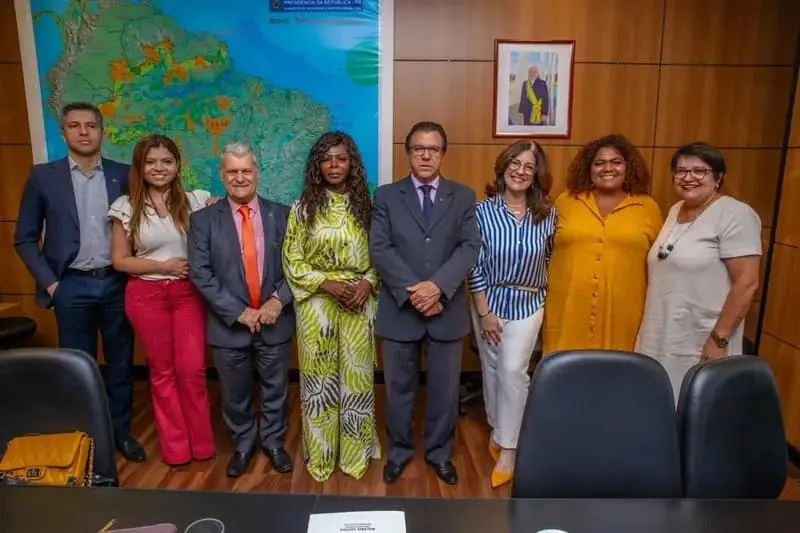 Comitiva celebrou a aprovação da inclusão junto ao ministro Luiz Marinho