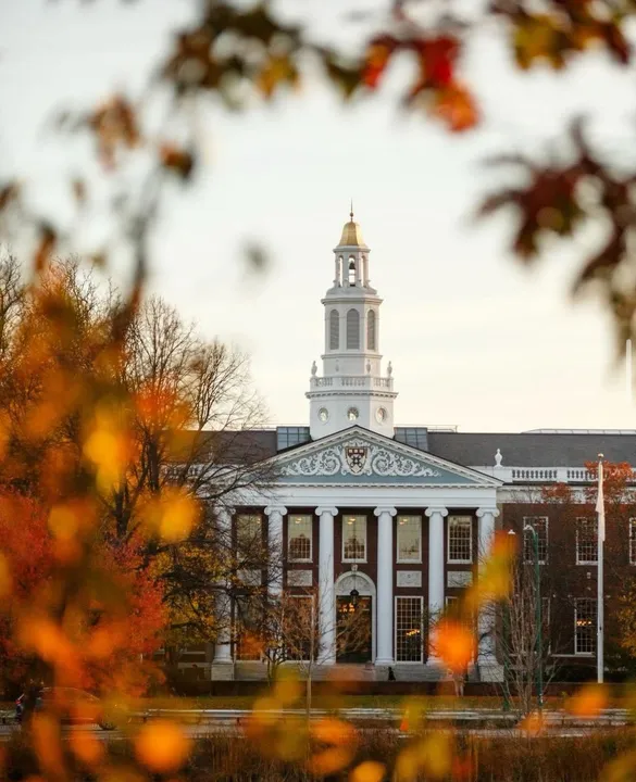 Tentativa de barrar estudantes estrangeiros afetaria diretamente cerca de 25% do corpo discente de Harvard
