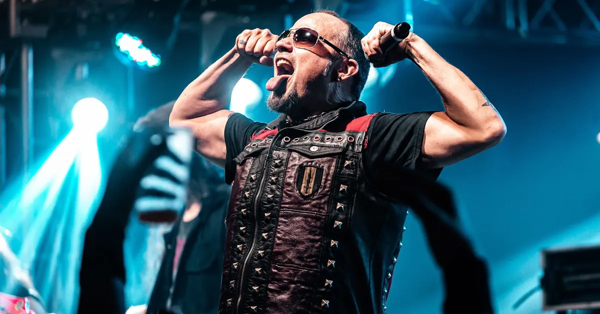 Tim Ripper Owens é norte-americano natural de Akron, Ohio